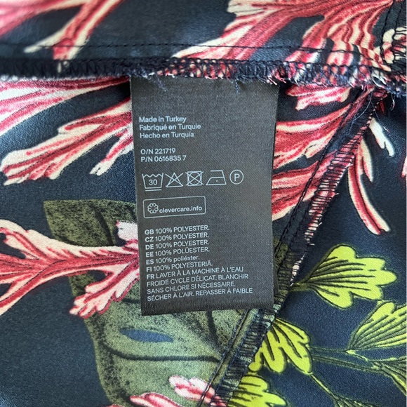 🆕 H&M L/S Floral Print Top W Front Placket & Piping Detail - Picture 6 of 7